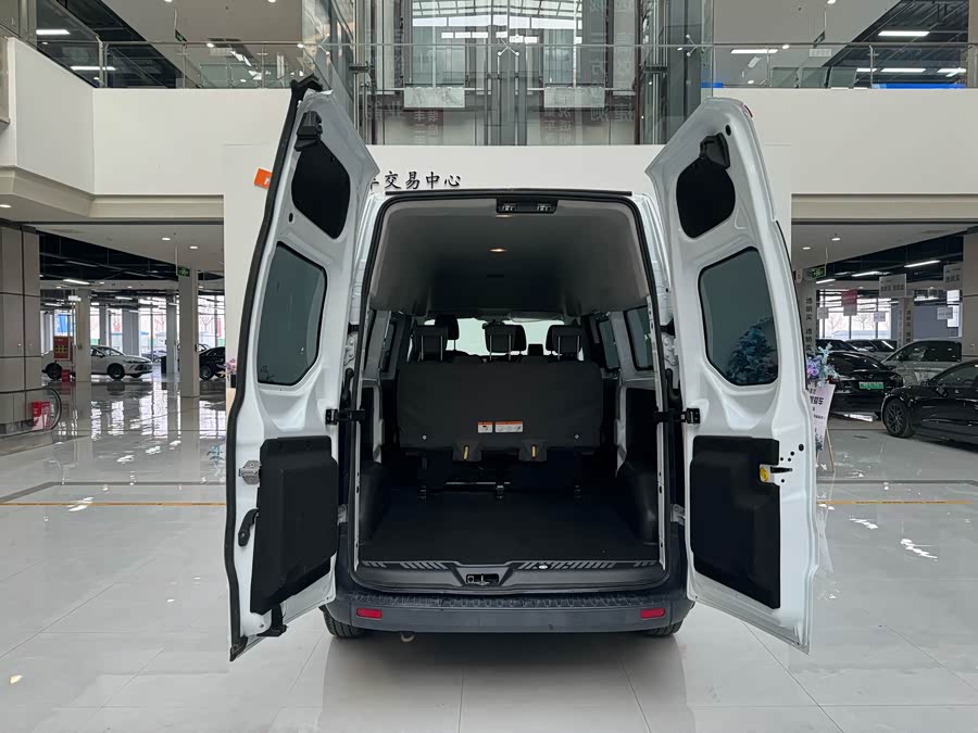 Ford Transit 2022 car image #12