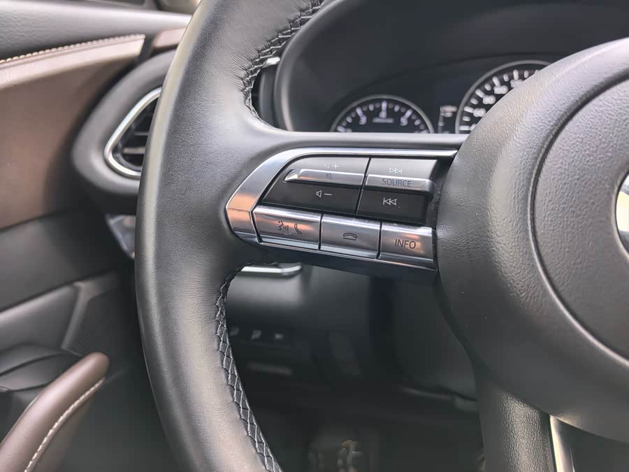 Mazda CX-30 2022 car image #12