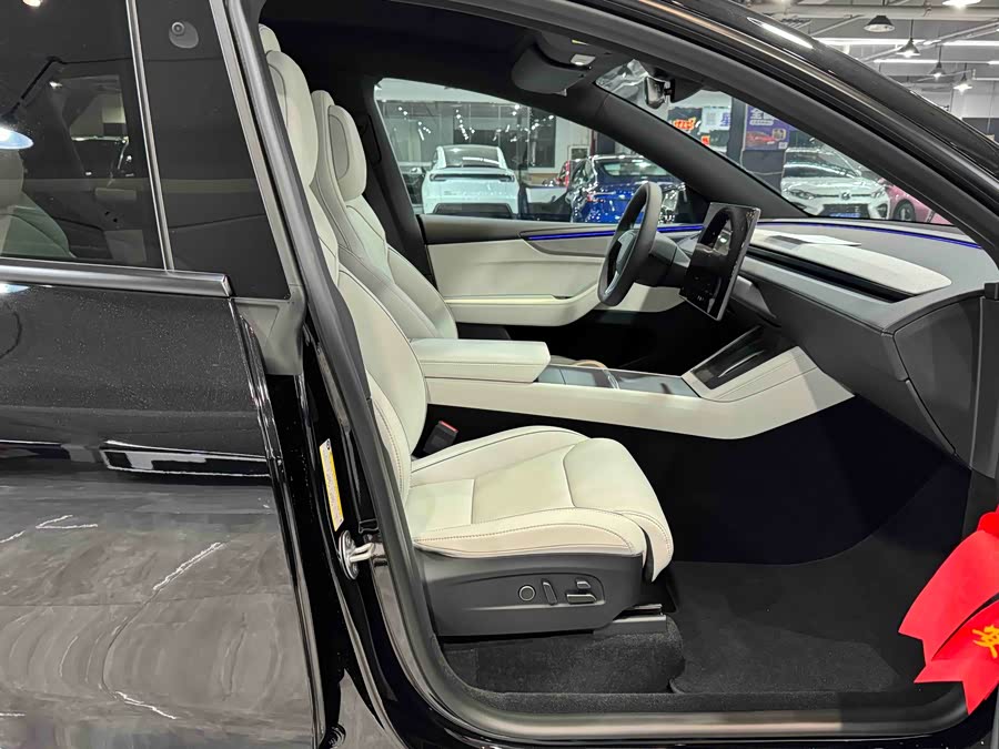 特斯拉 Model Y L 2025 汽车图片 #12