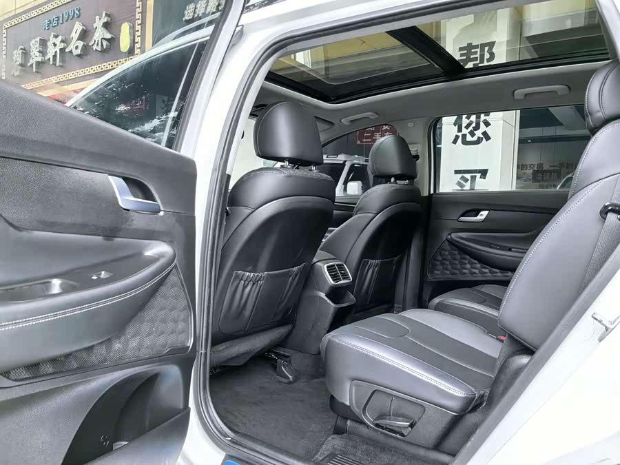Hyundai Santa Fe 2021 car image #12