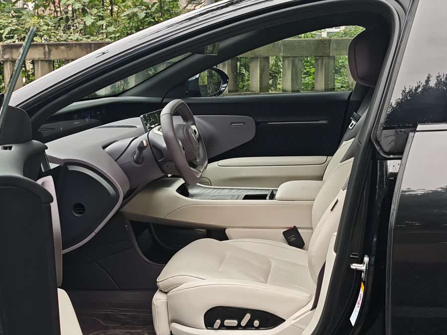 Avatr 12 2024 car image #12