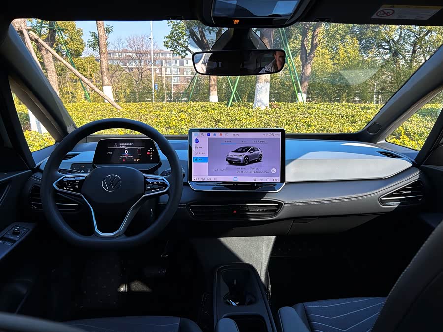 Volkswagen ID.3 2025 immagine di auto #12