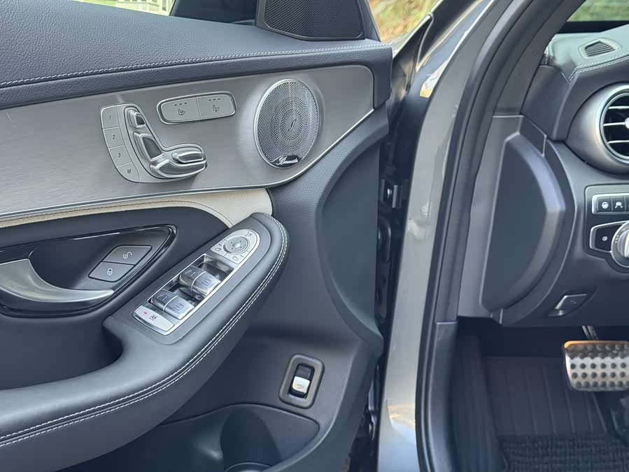 Mercedes-Benz C AMG 2023 immagine di auto #12