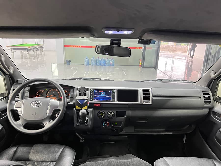 Toyota Hiace 2015 immagine di auto #12