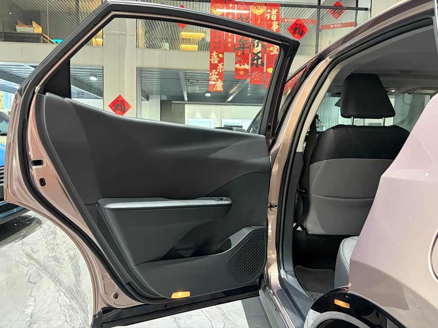 Toyota bZ3 2023 صورة سيارة #12