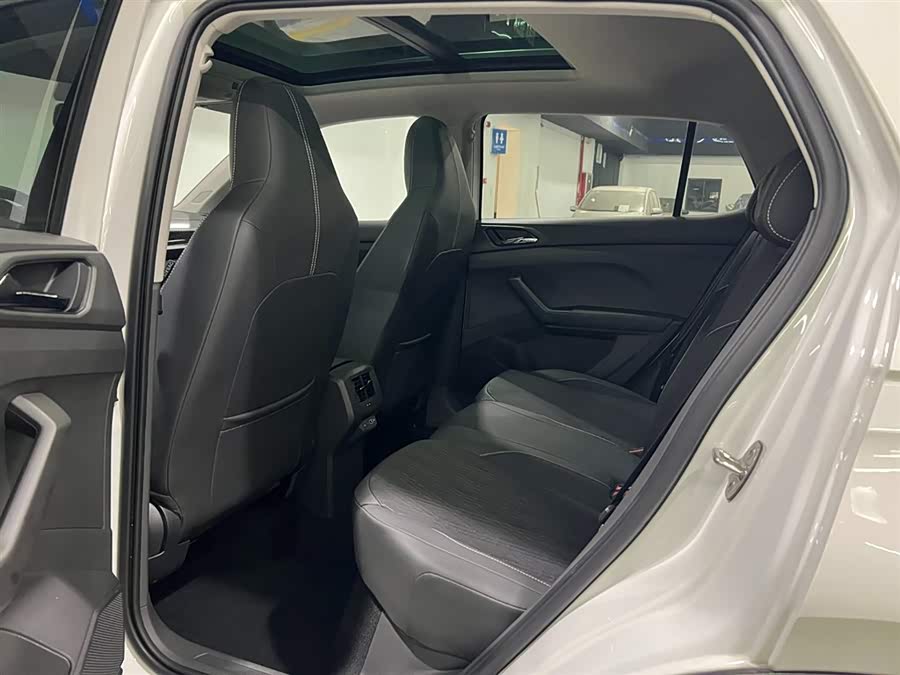 Volkswagen T-Cross 2021 #12 Volkswagen T-Cross 2021 car image #12