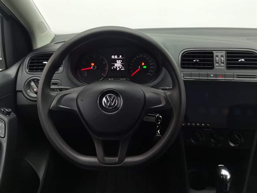 Volkswagen Polo 2017 car image #12