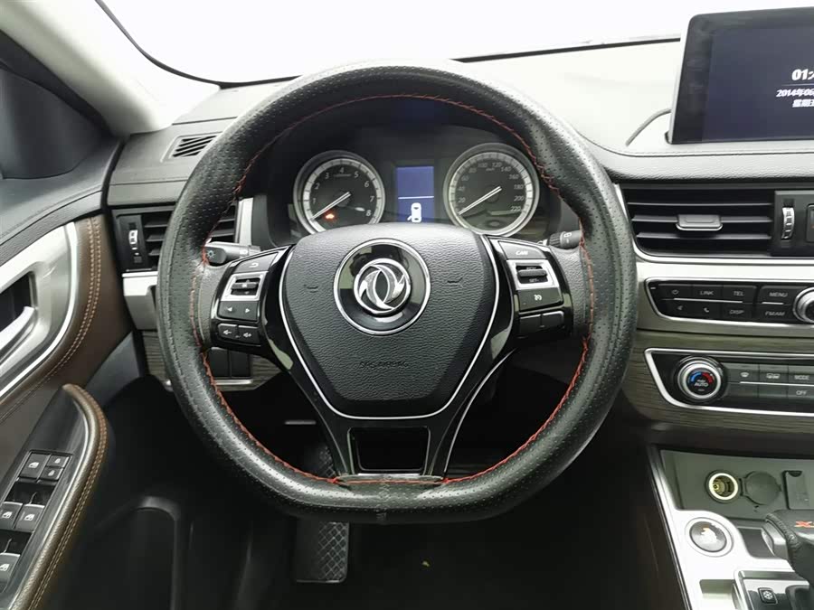 Forthing JOYEAR X5 2017 صورة سيارة #12