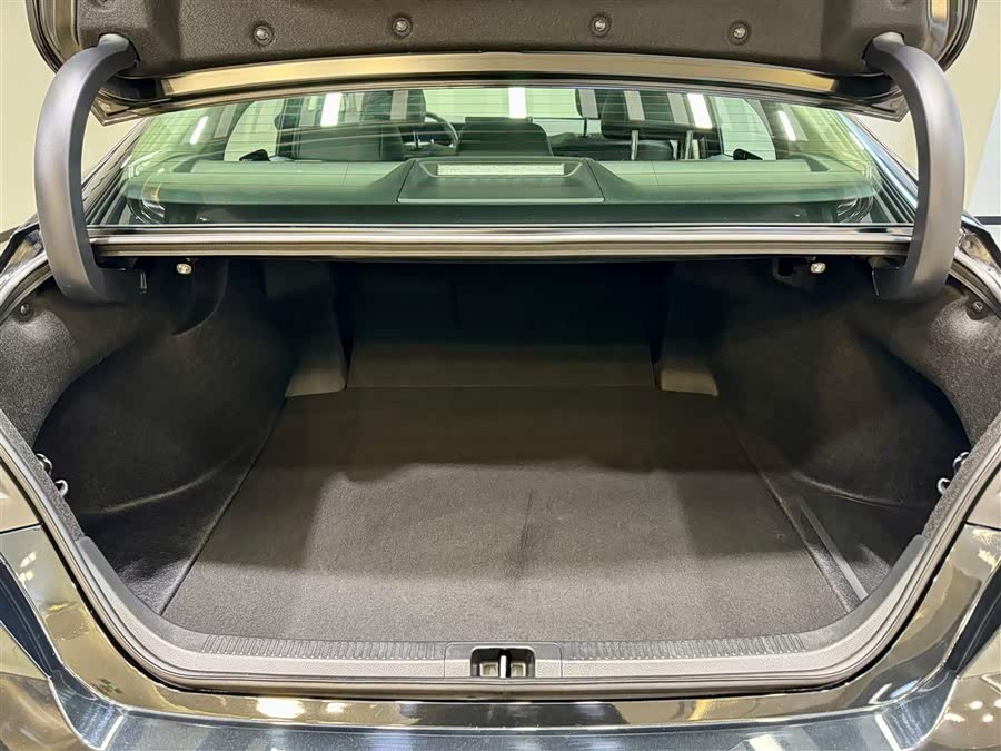 Toyota Camry 2025 car image #12