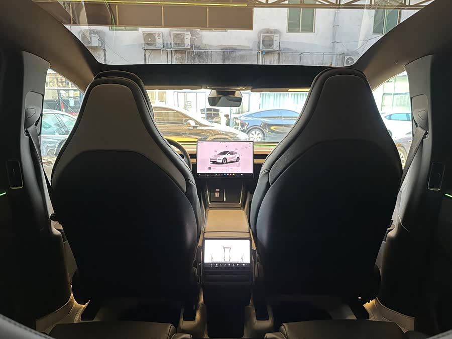 特斯拉 Model Y L 2025 汽车图片 #12