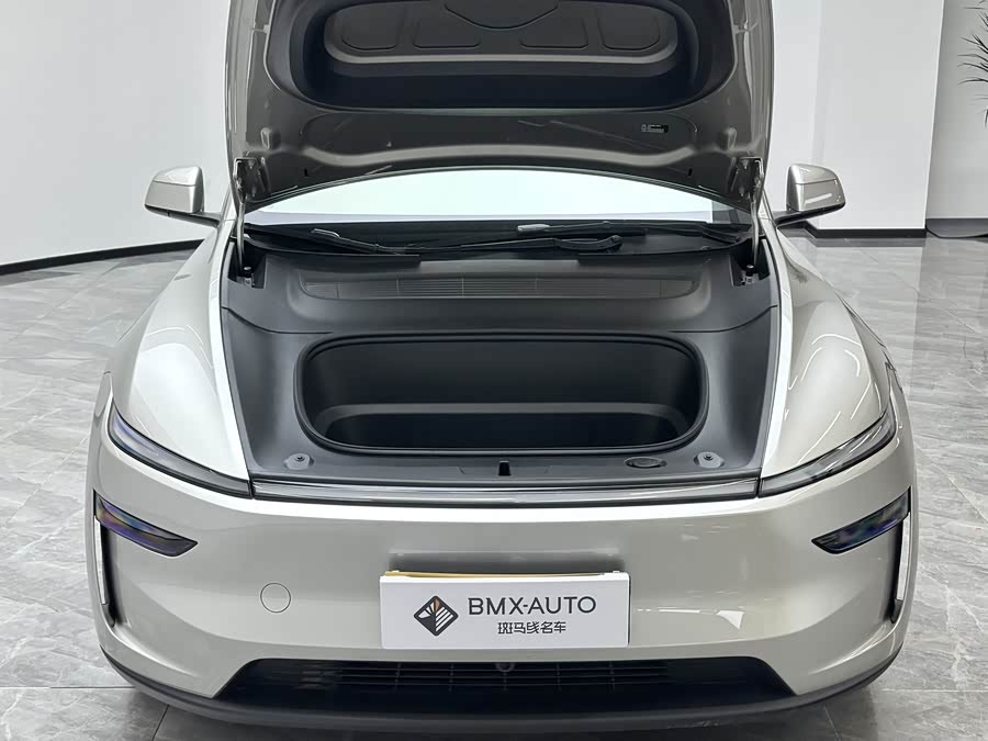 特斯拉 Model Y L 2025 汽车图片 #12