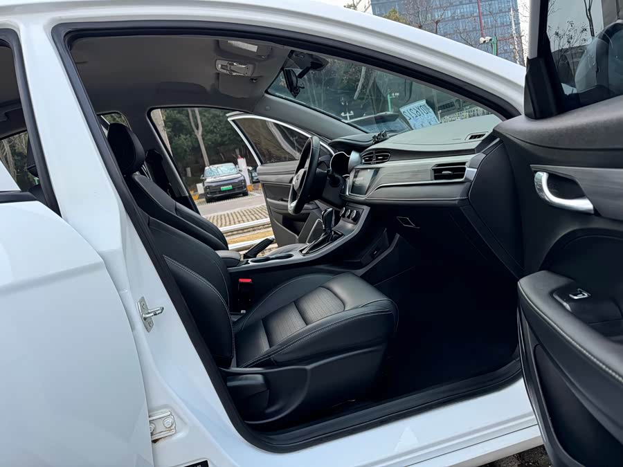GEELY Emgrand 2022 #12 GEELY Emgrand 2022 car image #12