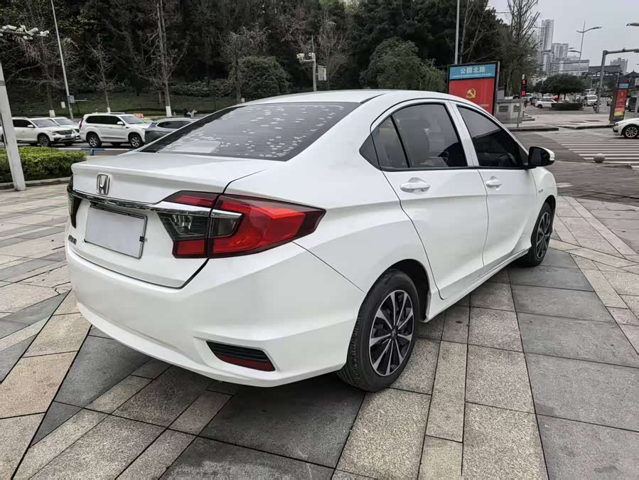 Honda Greiz 2018 car image #12