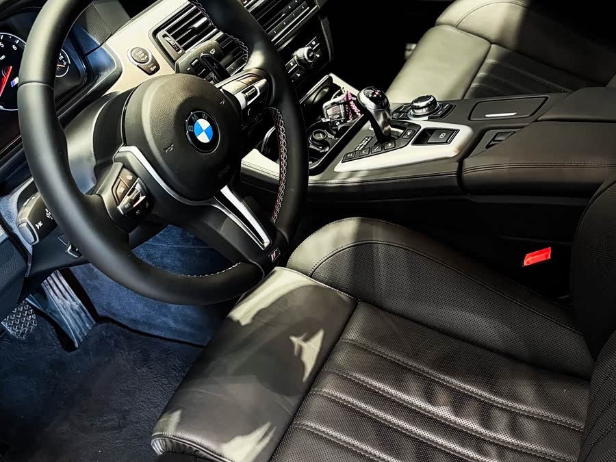 BMW M5 2012 #12 BMW M5 2012 car image #12