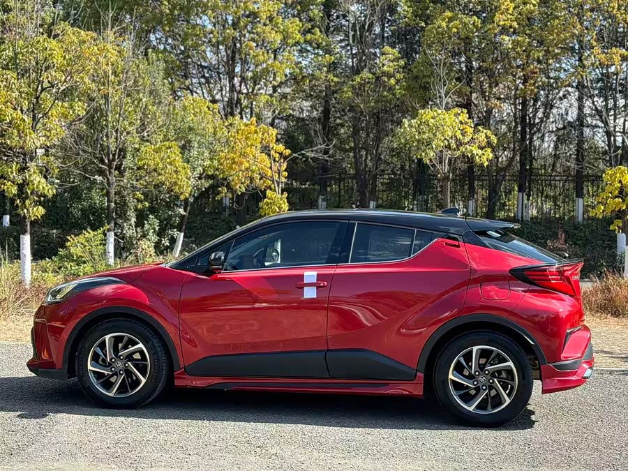 Toyota C-HR 2021 immagine di auto #12