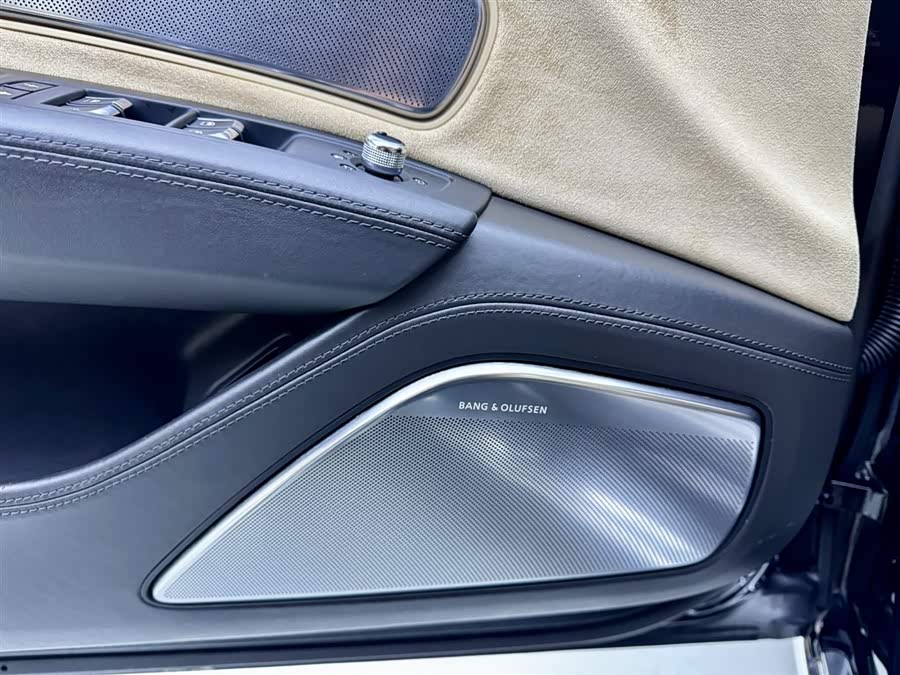 Audi A8 2012 imagen de coche #12