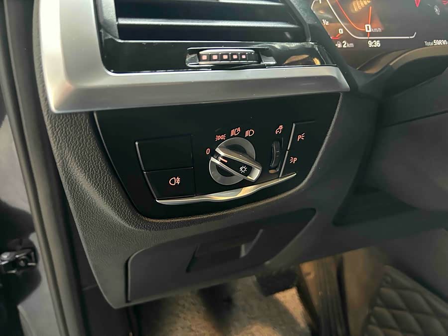 BMW X3 2020 car image #12