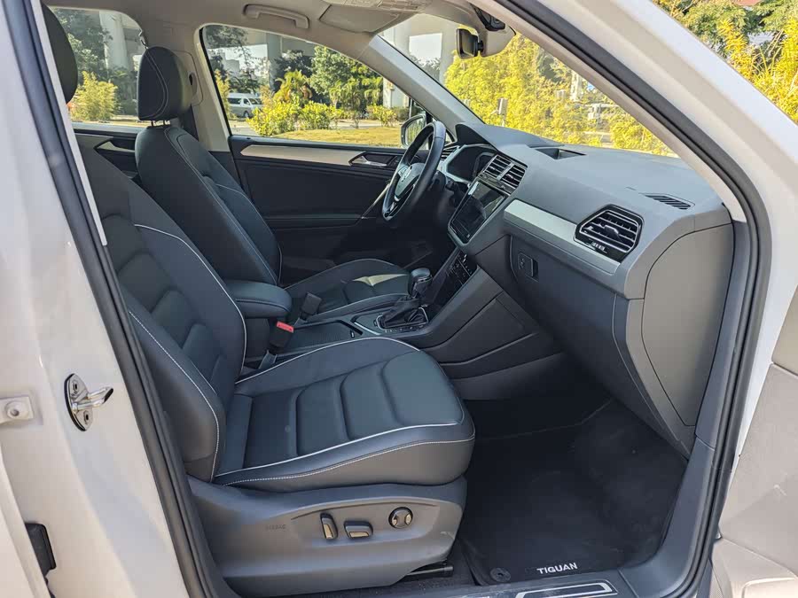 Volkswagen Tiguan L New Energy 2020 car image #12
