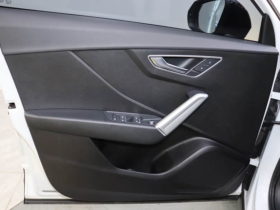 Audi Q2L 2020 صورة سيارة #12