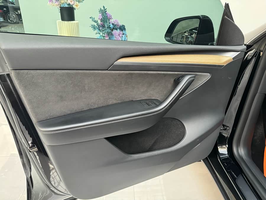 Tesla Model Y 2022 #12 Tesla Model Y 2022 car image #12