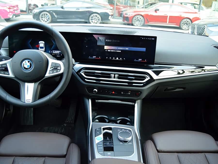 BMW i3 2025 car image #12