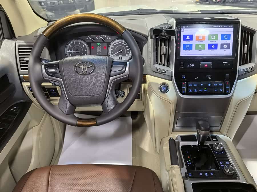 Toyota 2017 car image #12