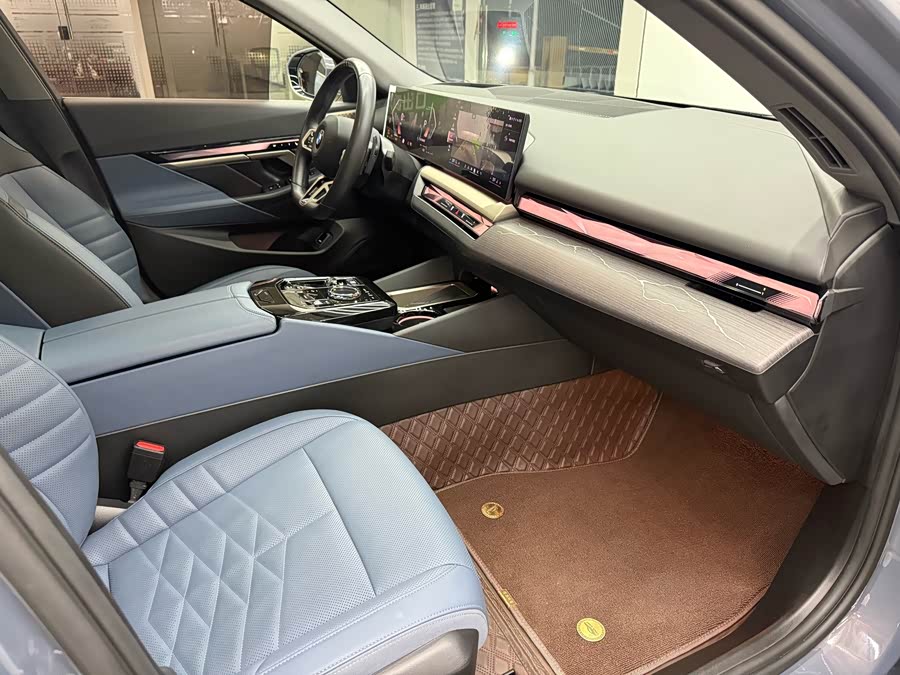 BMW 5 Series 2024 car image #12