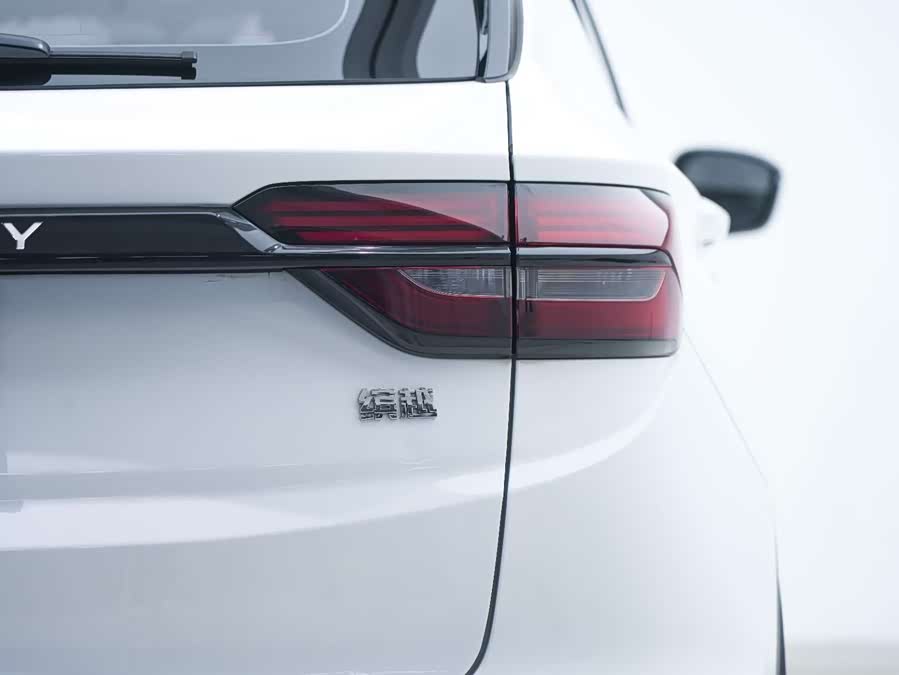 GEELY Coolray 2023 car image #12