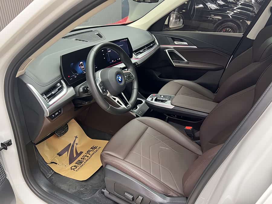 BMW iX1 2024 #12 BMW iX1 2024 car image #12