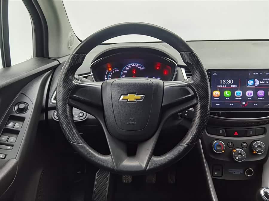 Chevrolet Tracker 2017 car image #12