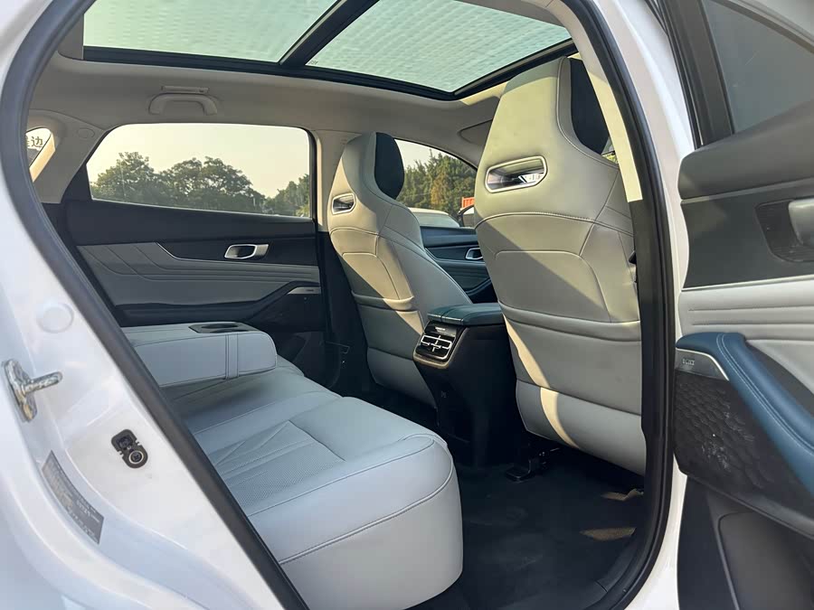 Changan UNI-K iDD 2023 immagine di auto #12