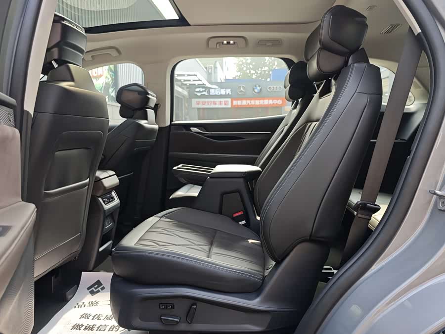 Ford Edge 2024 car image #12