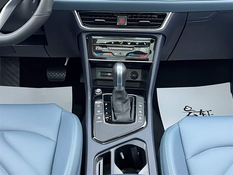 Volkswagen Tharu 2024 car image #12