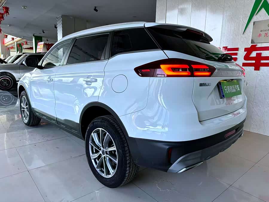GEELY Boyue 2021 car image #12