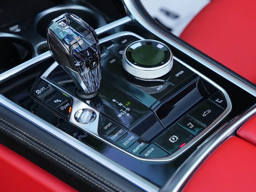 BMW 8 Series 2019 car image #12