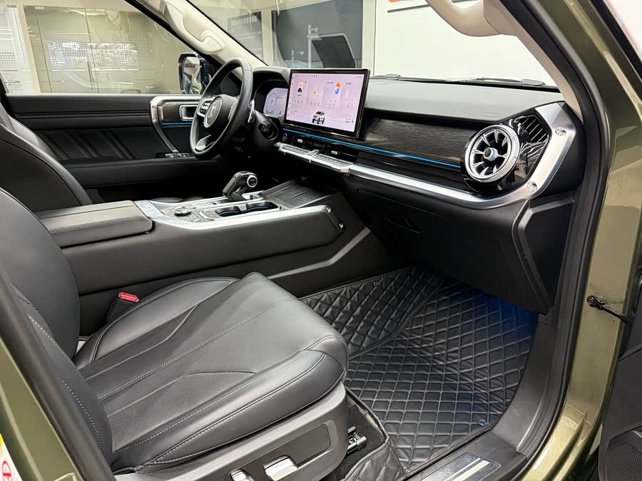 Tank 400 New Energy 2024 #12 Tank 400 New Energy 2024 car image #12