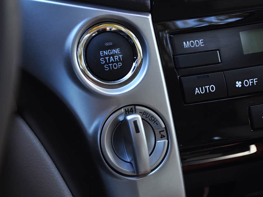 Toyota Land Cruiser 2015 #12 Toyota Land Cruiser 2015 car image #12