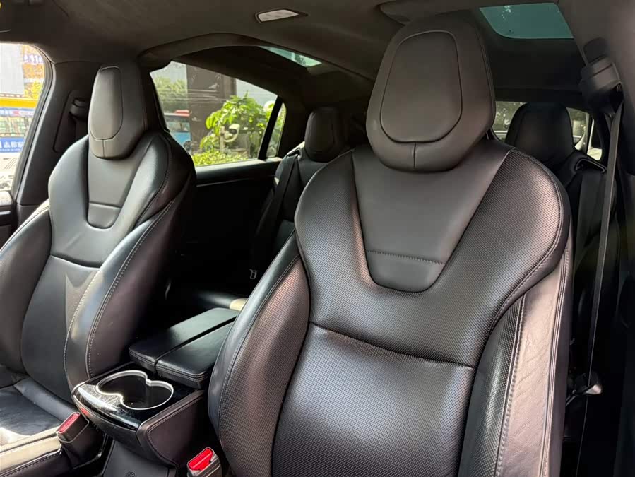 Tesla Model X 2017 car image #12