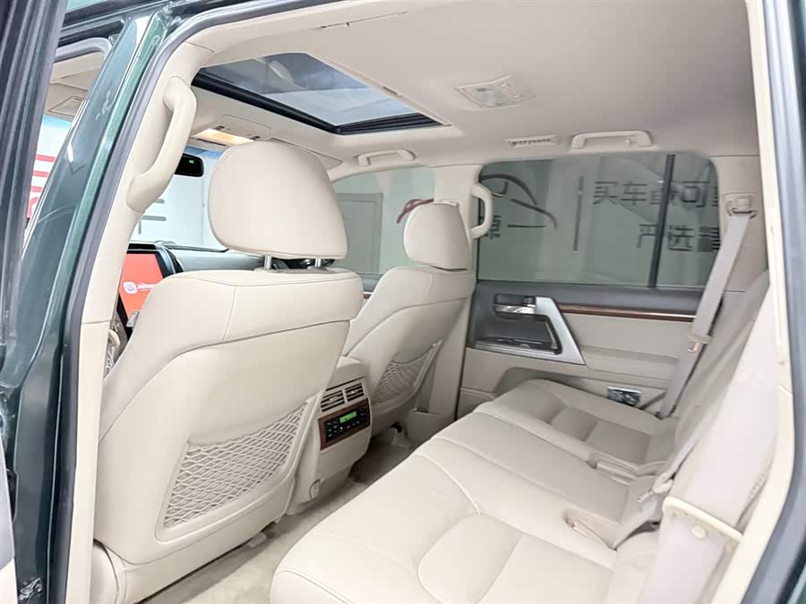 Toyota Land Cruiser 2014 car image #12