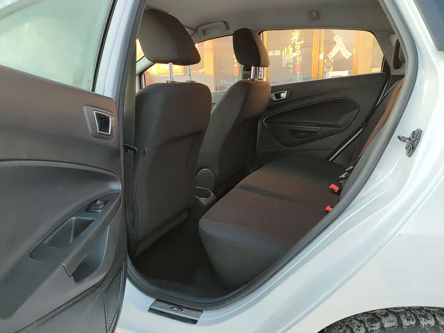 Ford Fiesta 2015 #12 Ford Fiesta 2015 immagine di auto #12