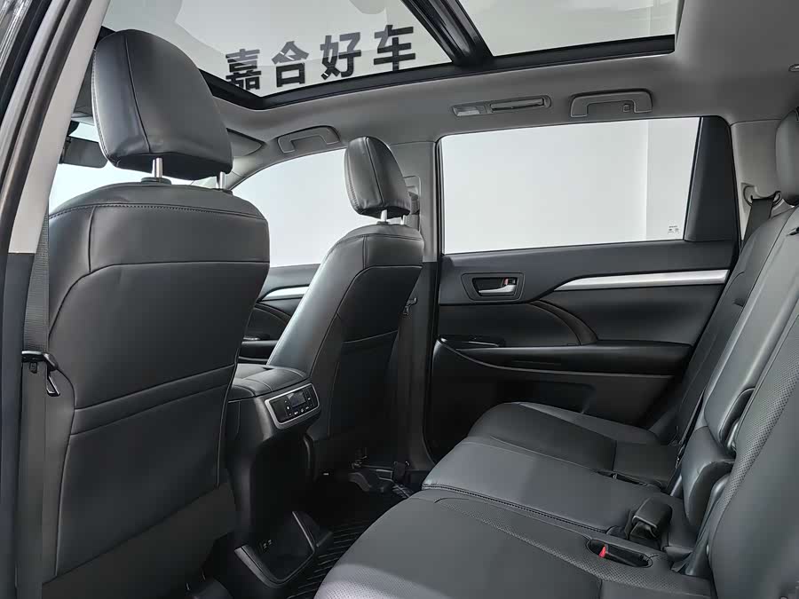 Toyota Highlander 2020 car image #12
