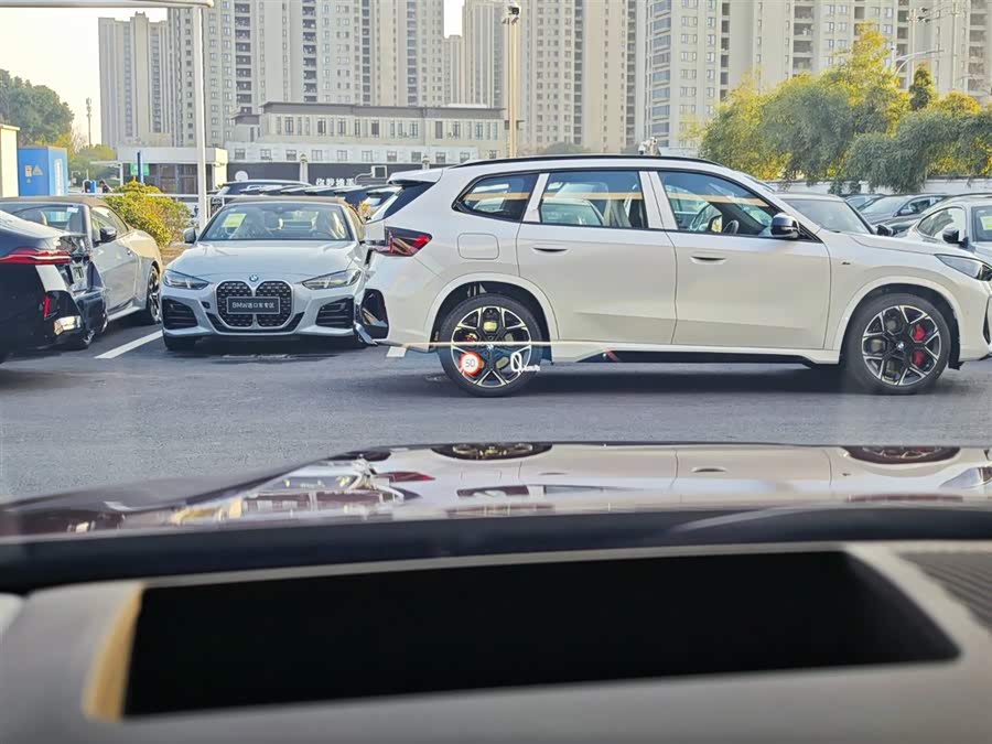 BMW i5 2024 car image #12