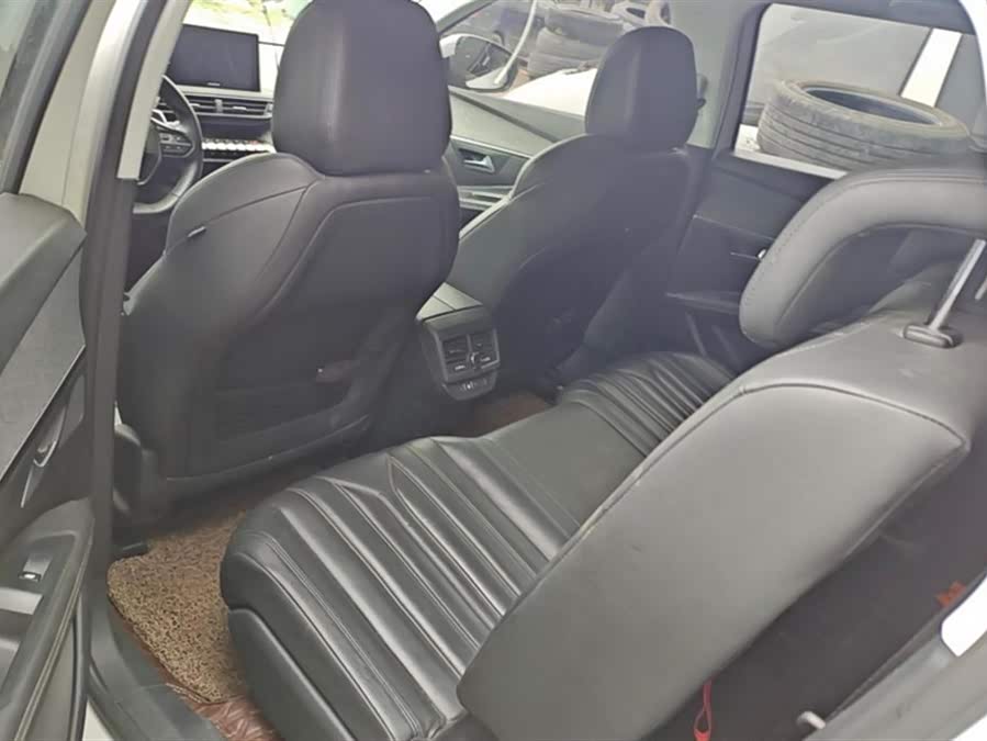 Peugeot 5008 2018 car image #12