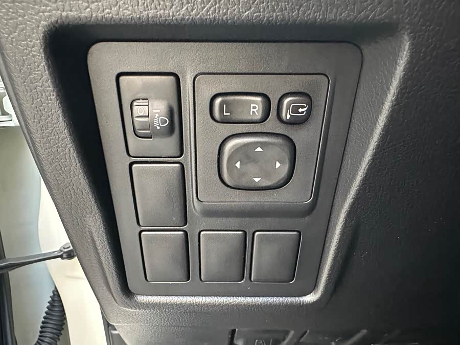 Toyota Land Cruiser Prado 2016 #12 Toyota Land Cruiser Prado 2016 car image #12