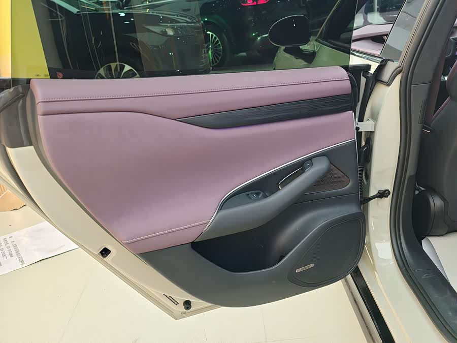 MI SU7 2024 car image #12