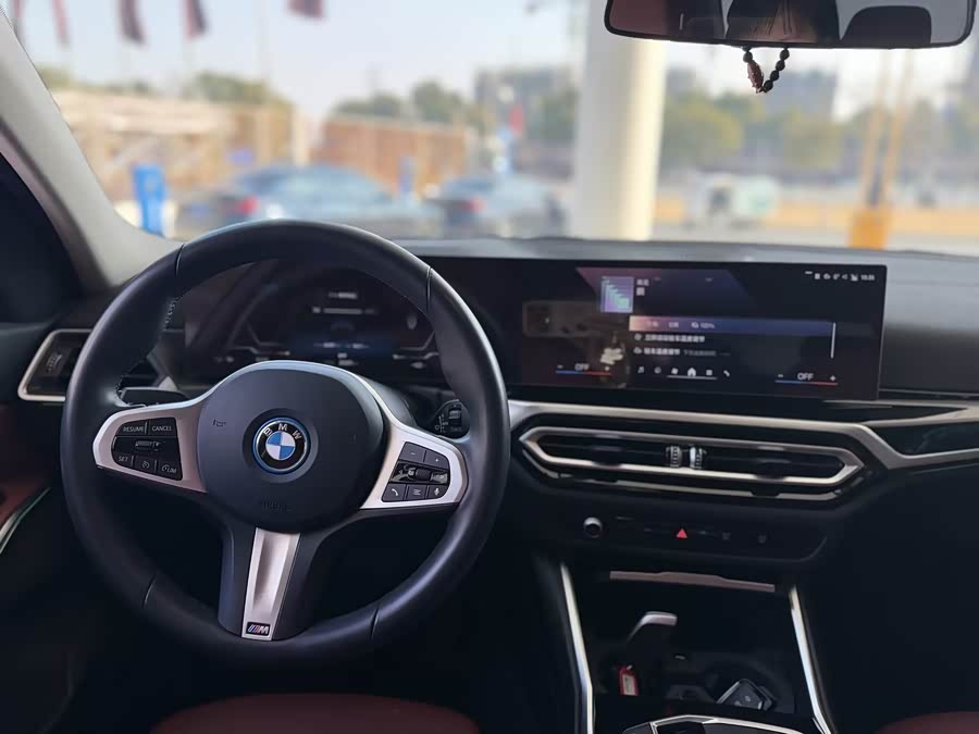 BMW i3 2024 car image #12