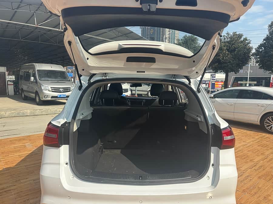 Roewe RX3 2020 car image #12