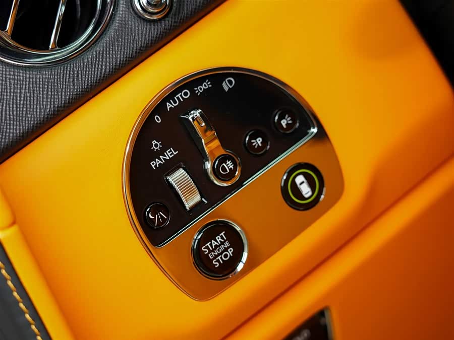 Rolls-Royce Cullinan 2019 car image #12