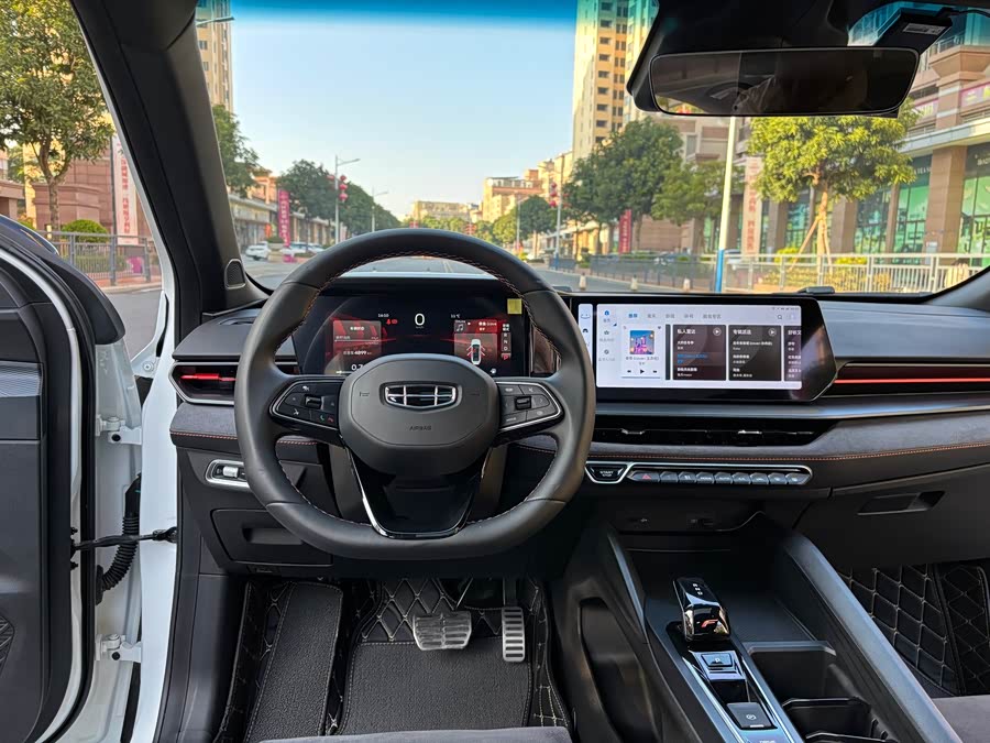 GEELY Binray 2022 immagine di auto #12