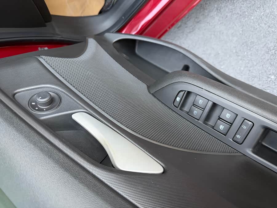 Chevrolet Cavalier 2018 imagen de coche #12